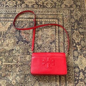 Tory Burch Bombe-T Cross Body in Poppy Red